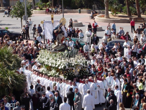 Imagen de la La Virgen de la Caridad, Partona de Cartagena, portada por los portapasos de San Juan 